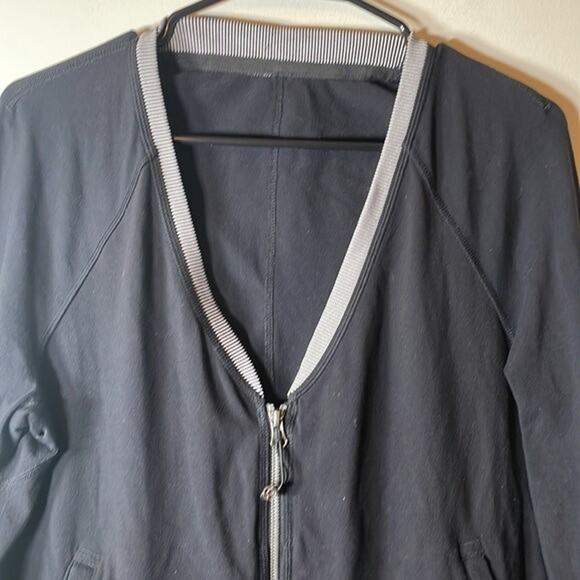 Lululemon H’Om Run Black & White Striped Full Zip Jacket Size‎ 6 - Picture 4 of 10